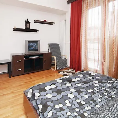 Nek Appartement Boekarest
