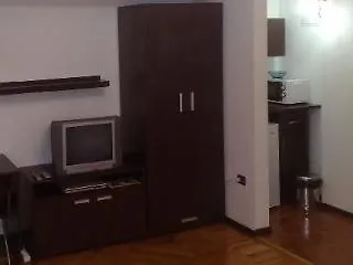 Nek *